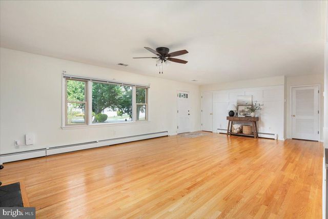 110 GRINDSTONE DR, Winchester, VA 22602