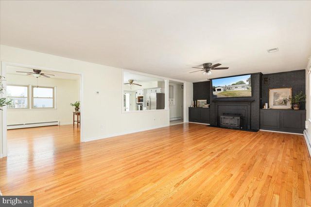 110 GRINDSTONE DR, Winchester, VA 22602