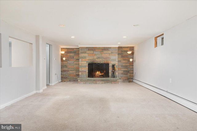 110 GRINDSTONE DR, Winchester, VA 22602