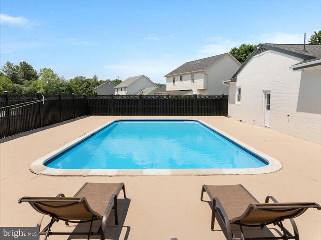 110 GRINDSTONE DR, Winchester, VA 22602
