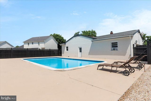 110 GRINDSTONE DR, Winchester, VA 22602