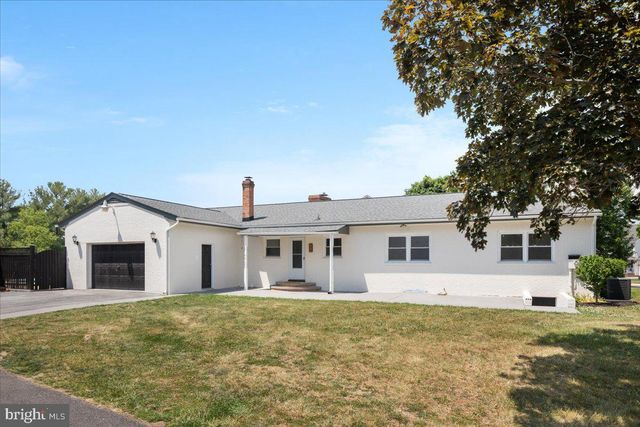 110 GRINDSTONE DR, Winchester, VA 22602