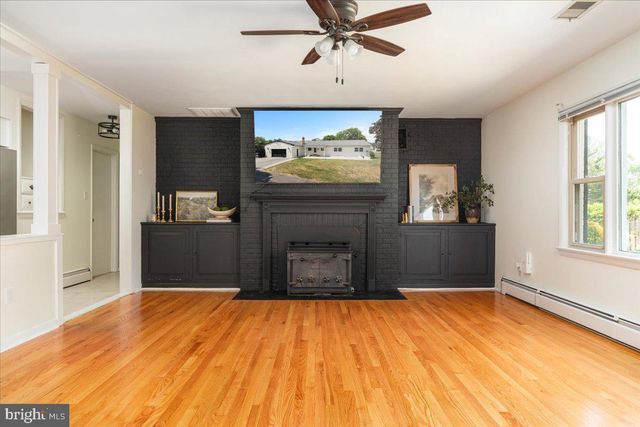 110 GRINDSTONE DR, Winchester, VA 22602