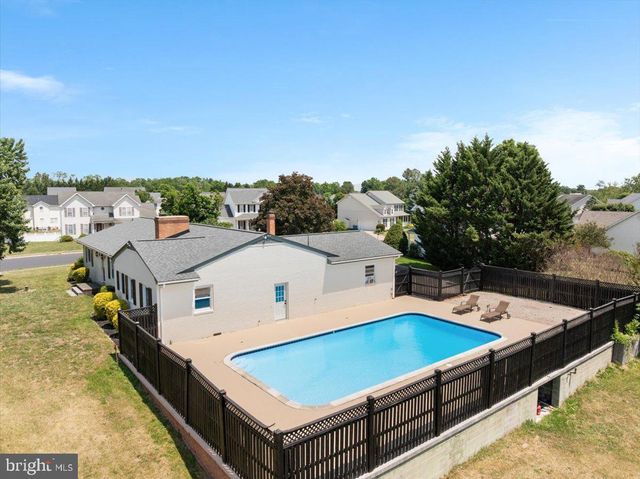 110 GRINDSTONE DR, Winchester, VA 22602