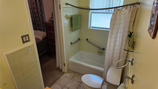 1123 Warbler Drive, Kerrville, TX 78028