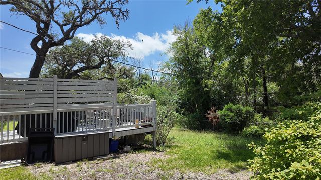 1123 Warbler Drive, Kerrville, TX 78028