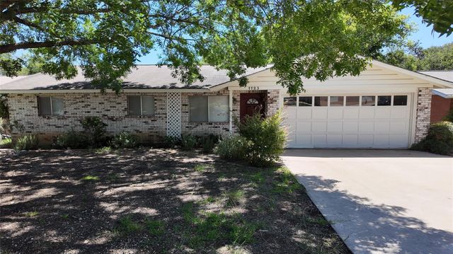 1123 Warbler Drive, Kerrville, TX 78028