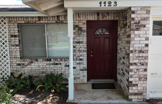 1123 Warbler Drive, Kerrville, TX 78028