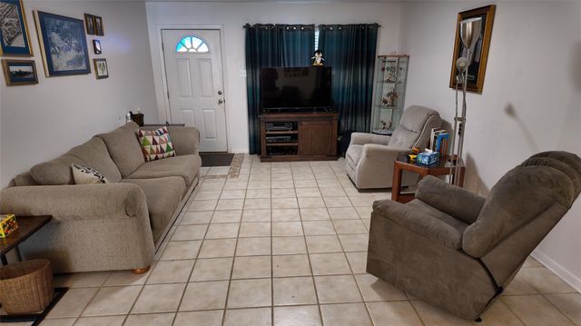 1123 Warbler Drive, Kerrville, TX 78028