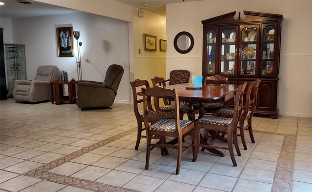 1123 Warbler Drive, Kerrville, TX 78028