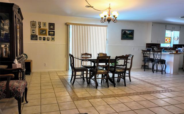 1123 Warbler Drive, Kerrville, TX 78028