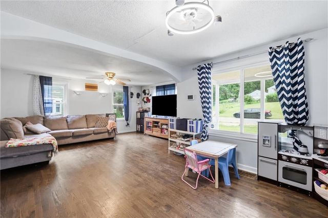 3009 N 52nd Street, Kansas City, KS 66104
