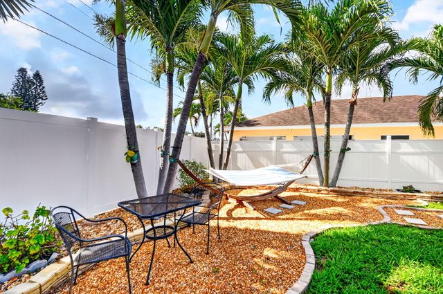 6901 S Congress Avenue, Lake Worth, FL 33462
