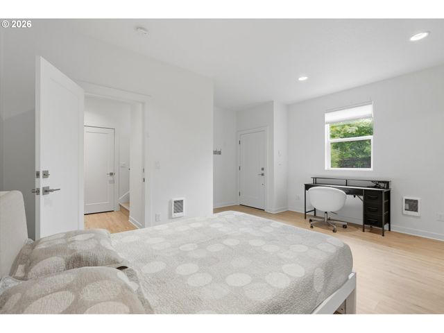 1741 Se BROOKLYN St, Portland, OR 97202