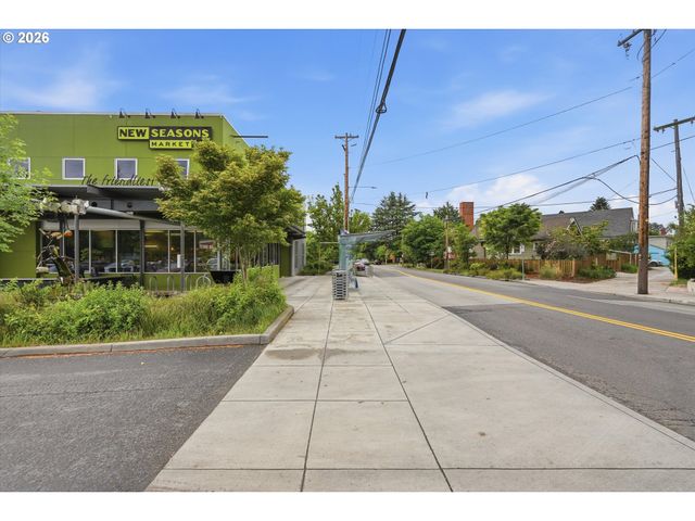 1741 Se BROOKLYN St, Portland, OR 97202