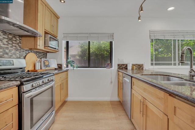 110 Dogwood Ln, Vallejo, CA 94591