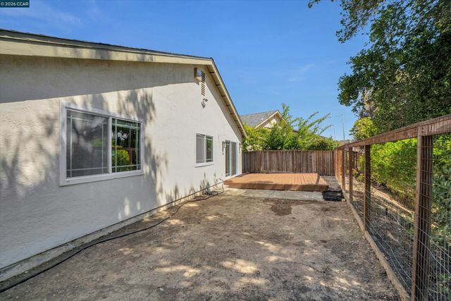 110 Dogwood Ln, Vallejo, CA 94591