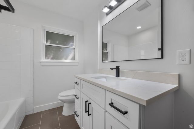 1569 E LANEBROOK CIR, Salt Lake City, UT 84124