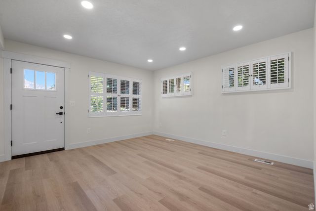 1569 E LANEBROOK CIR, Salt Lake City, UT 84124