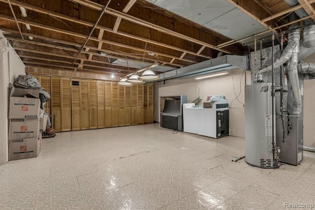 29454 Scarborough Drive, Warren, MI 48088