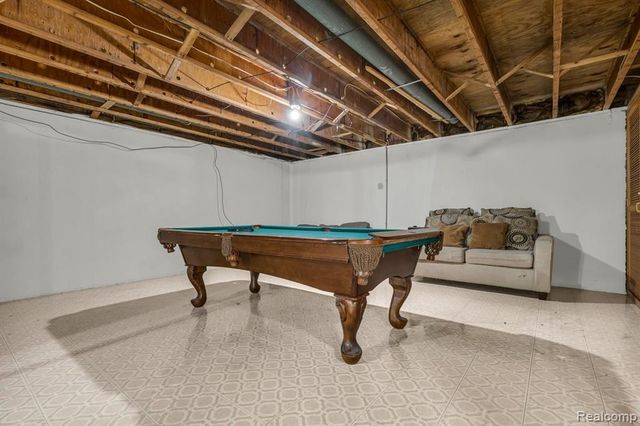 29454 Scarborough Drive, Warren, MI 48088