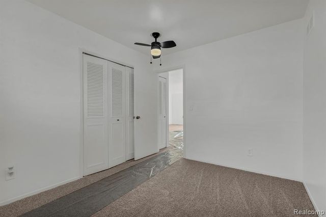 29454 Scarborough Drive, Warren, MI 48088