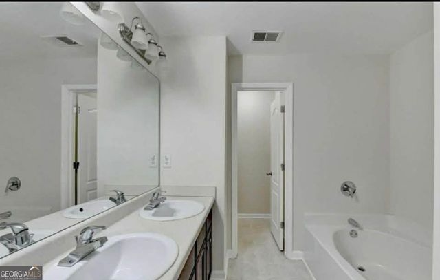 233 Greenview Lane, Lawrenceville, GA 30046