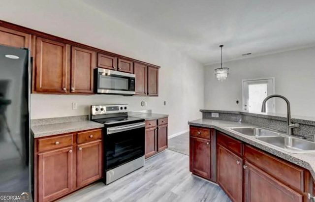 233 Greenview Lane, Lawrenceville, GA 30046