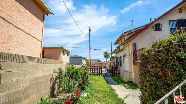 1423 Martin Luther King Jr Avenue 3, Long Beach, CA 90813