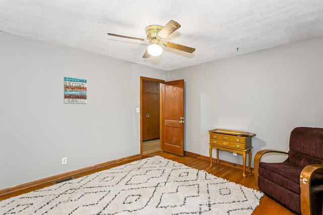 1908 S Wichita St, Wichita, KS 67213