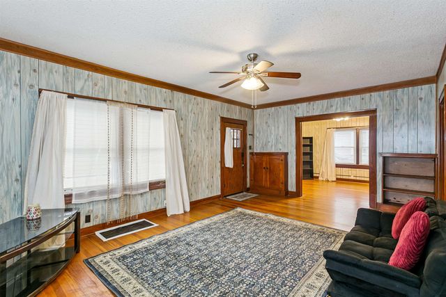 1908 S Wichita St, Wichita, KS 67213