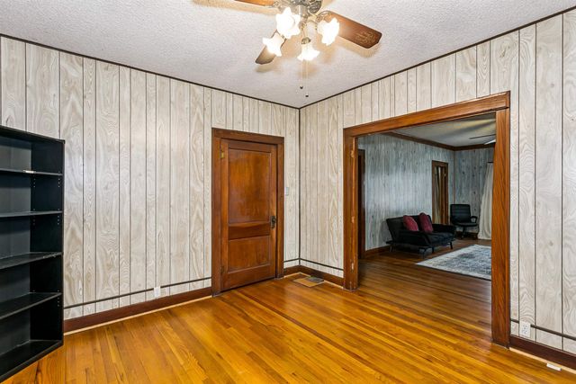 1908 S Wichita St, Wichita, KS 67213