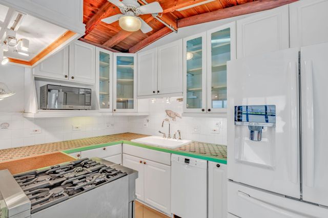 140 25 Gardenia Street, Plantation Key, FL 33070