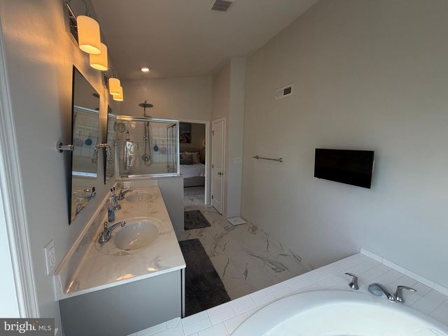 1012 IRON WORKS RD, Phoenixville, PA 19460