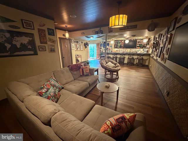 1012 IRON WORKS RD, Phoenixville, PA 19460