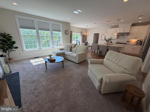 1012 IRON WORKS RD, Phoenixville, PA 19460