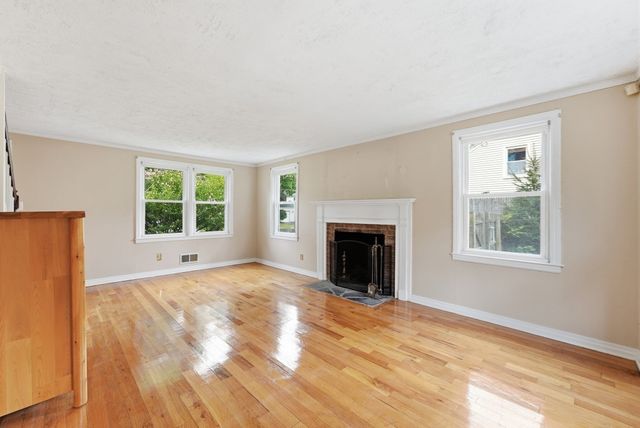 76 Fenway Dr., Springfield, MA 01119