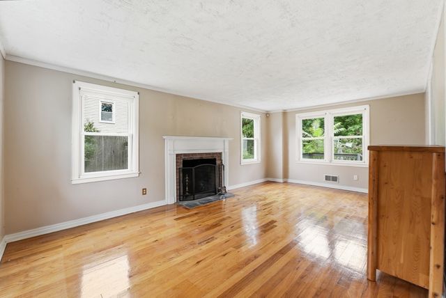 76 Fenway Dr., Springfield, MA 01119