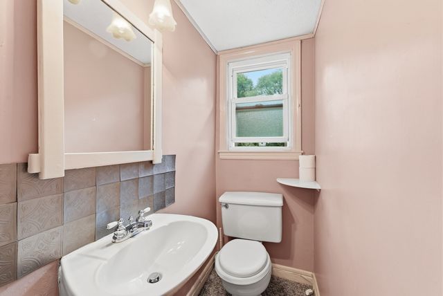 76 Fenway Dr., Springfield, MA 01119