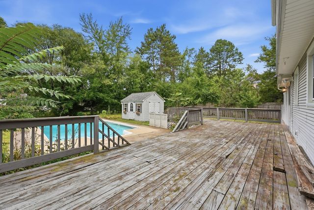 76 Fenway Dr., Springfield, MA 01119