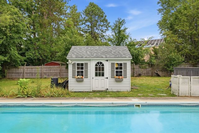 76 Fenway Dr., Springfield, MA 01119
