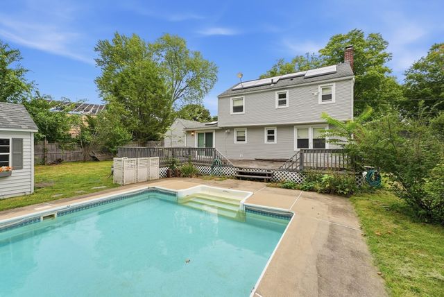 76 Fenway Dr., Springfield, MA 01119