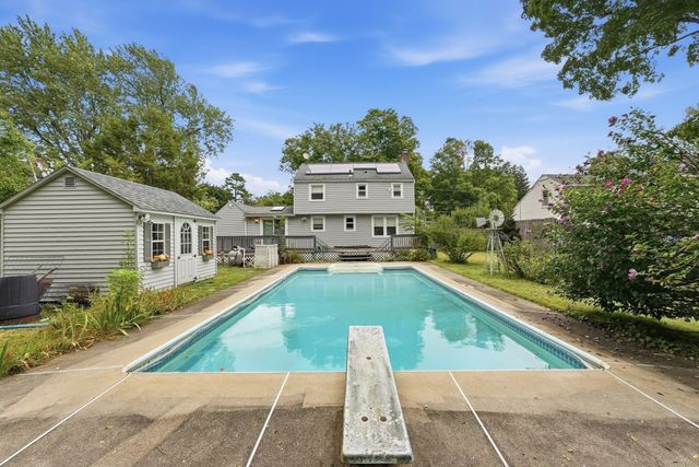 76 Fenway Dr., Springfield, MA 01119