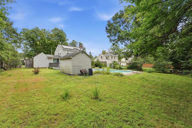 76 Fenway Dr., Springfield, MA 01119