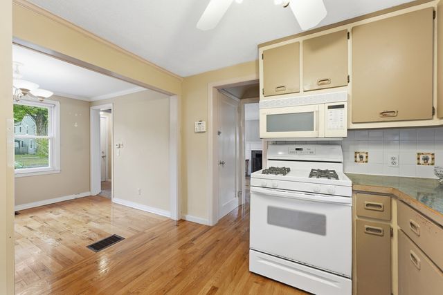 76 Fenway Dr., Springfield, MA 01119