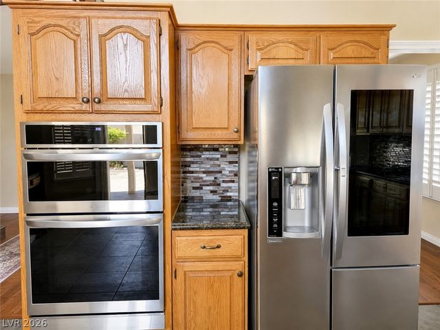 940 Cedarcliff Avenue, Las Vegas, NV 89123