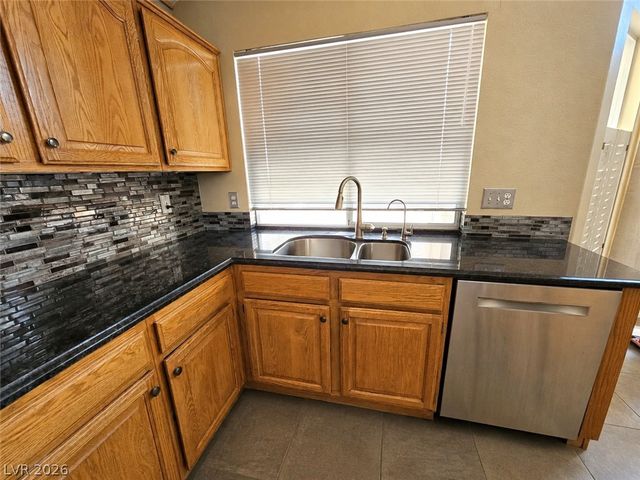 940 Cedarcliff Avenue, Las Vegas, NV 89123