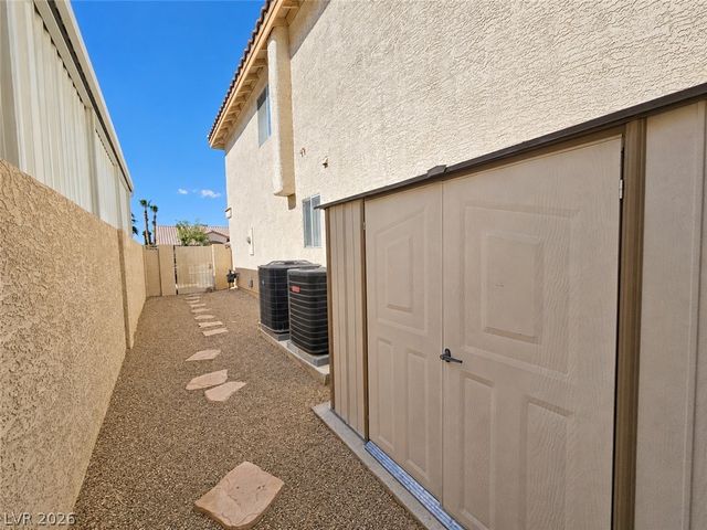 940 Cedarcliff Avenue, Las Vegas, NV 89123