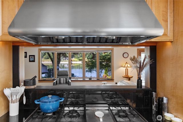 295 SE Bayview Road, Shelton, WA 98584