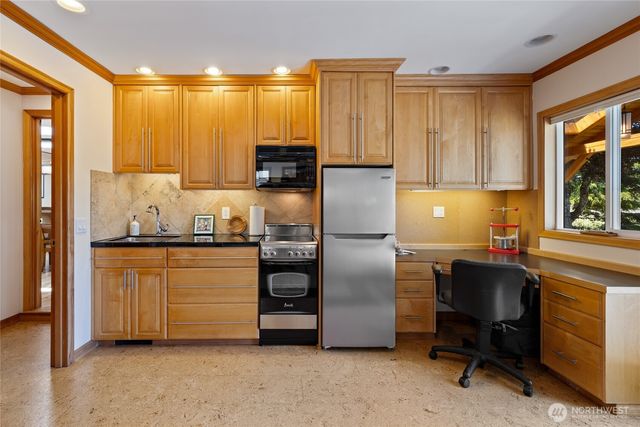 295 SE Bayview Road, Shelton, WA 98584